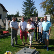 Oslov. Uctění památky padlého kapitána Rudé armády