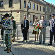 Jindřich Prach a v pozadí čestní hosté